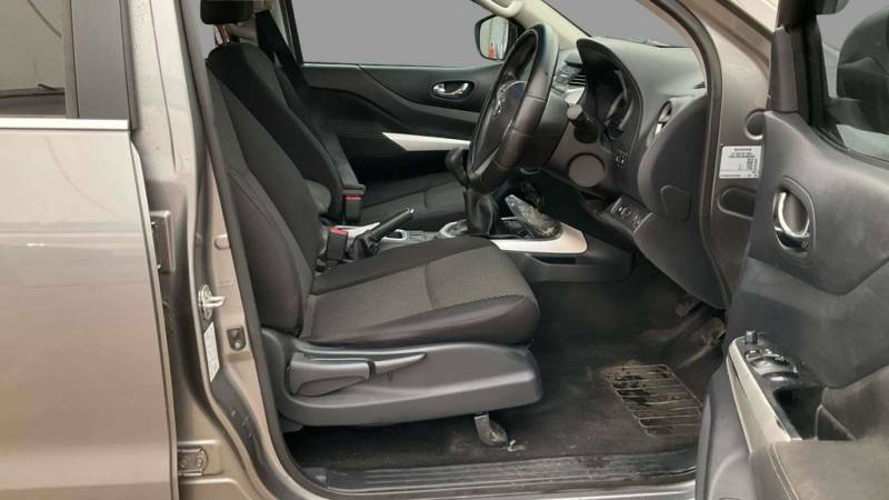 Nissan Navara 2.3 Np300 Navara Acenta Dci 4Wd Grey #6