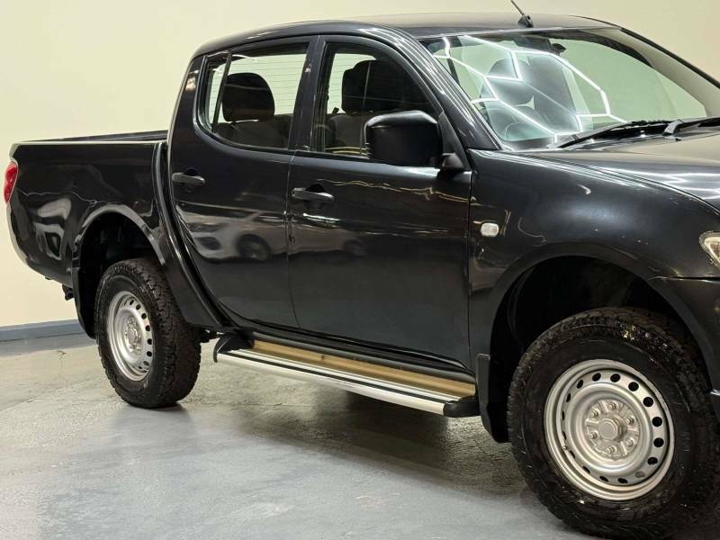 Mitsubishi L200  Black #36
