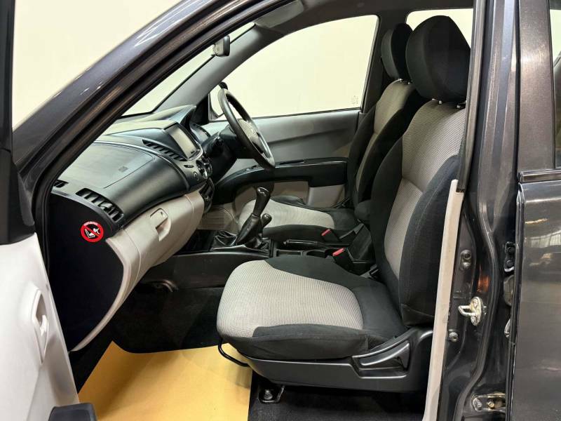 Mitsubishi L200  Black #45