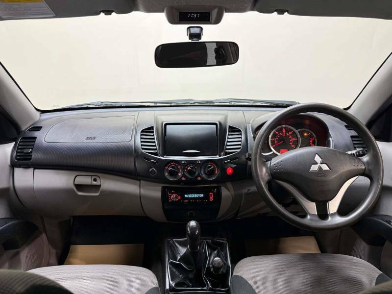 Mitsubishi L200  Black #46