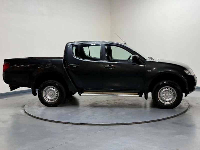 Mitsubishi L200  Black #10