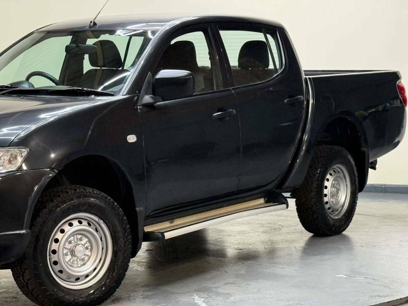 Mitsubishi L200  Black #38