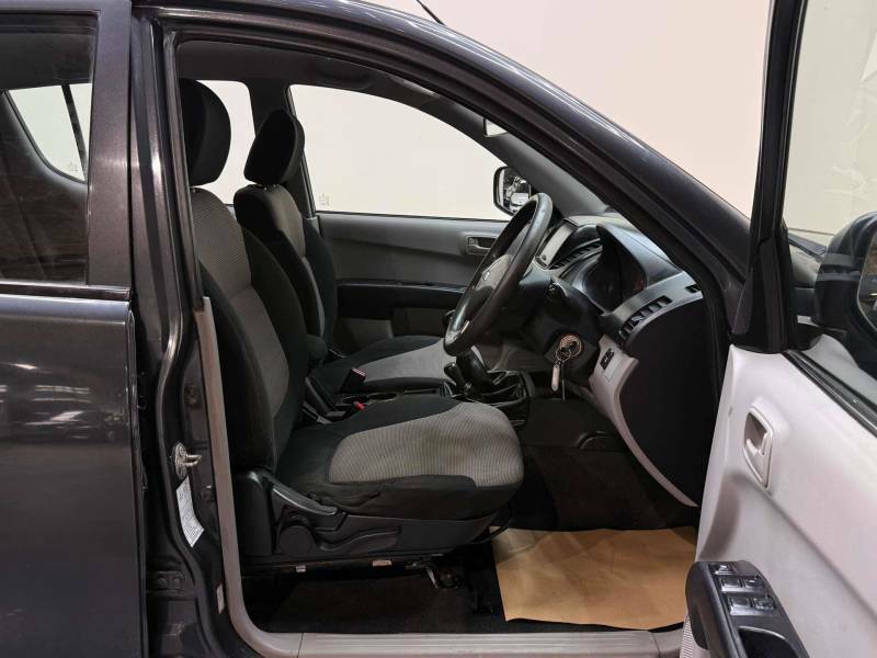 Mitsubishi L200  Black #11