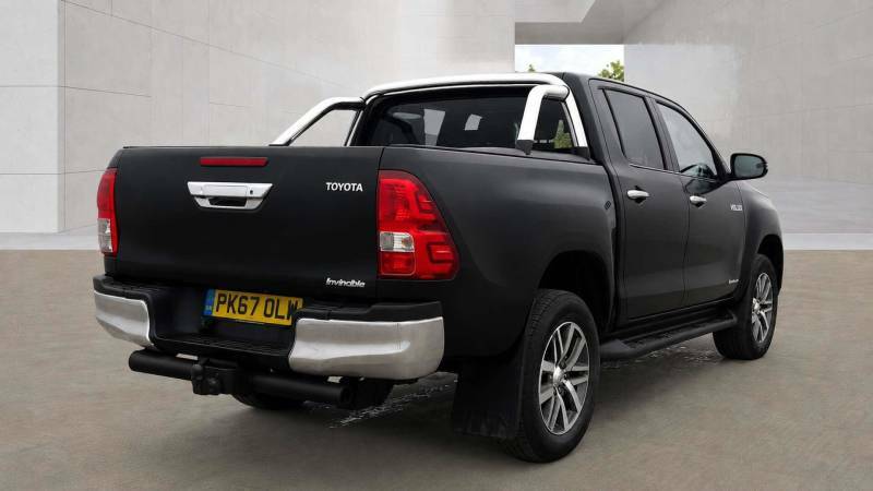 Toyota HILUX 2.4 D-4d Active 2017 White #3