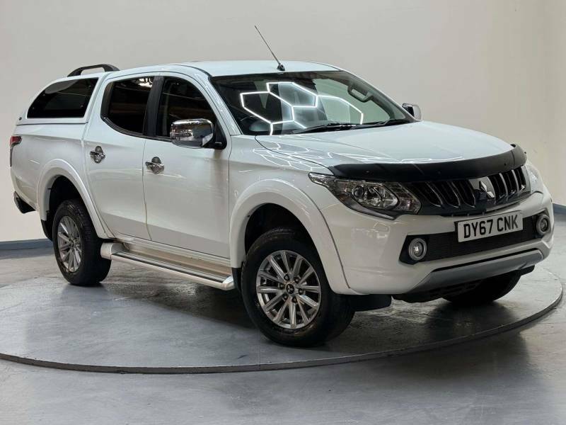 Mitsubishi L200 2.4 L200 Barbarian Di-d 4Wd - 2017 67 DY67CNK White
