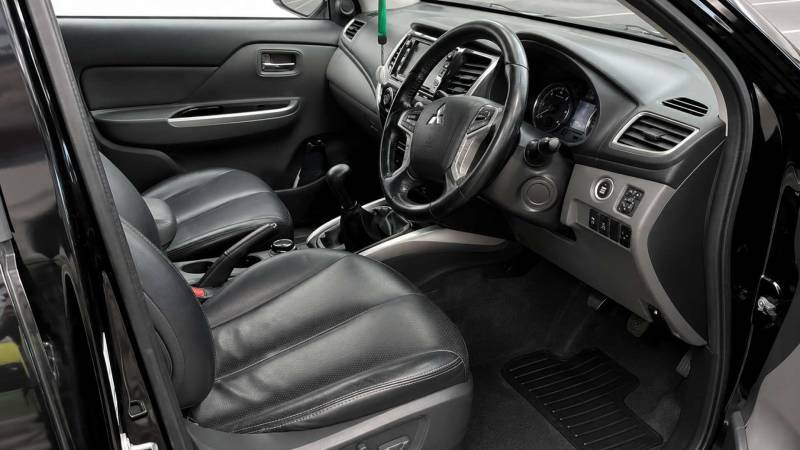 Mitsubishi L200 2.4 L200 Warrior Di-d 4Wd Black #6