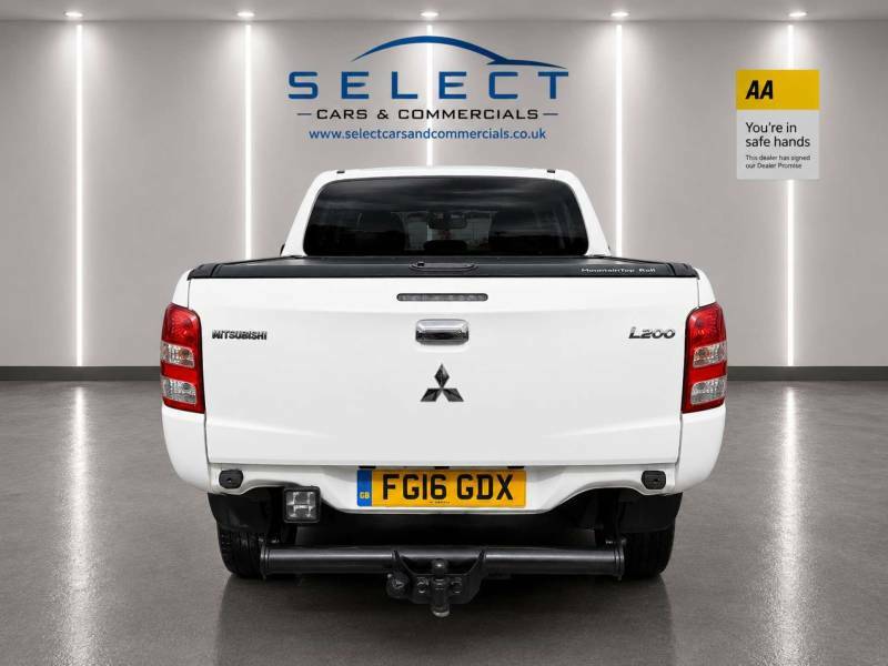Mitsubishi L200 2.4 L200 Titan Double Cab Di-d 4X4 4Wd - 2016 FG16GDX White #4