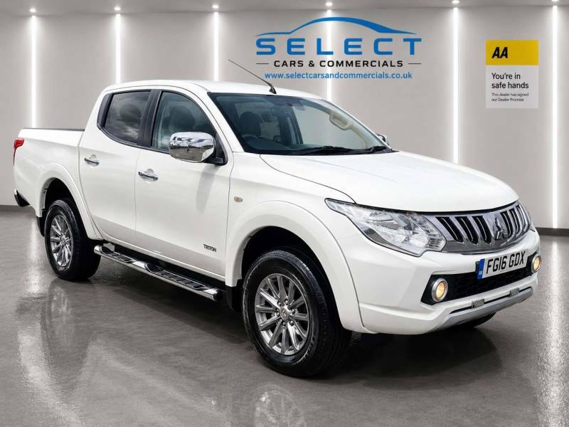 Mitsubishi L200 2.4 L200 Titan Double Cab Di-d 4X4 4Wd White