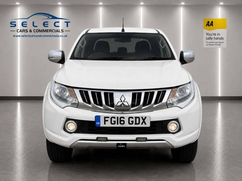 Mitsubishi L200 Black #8