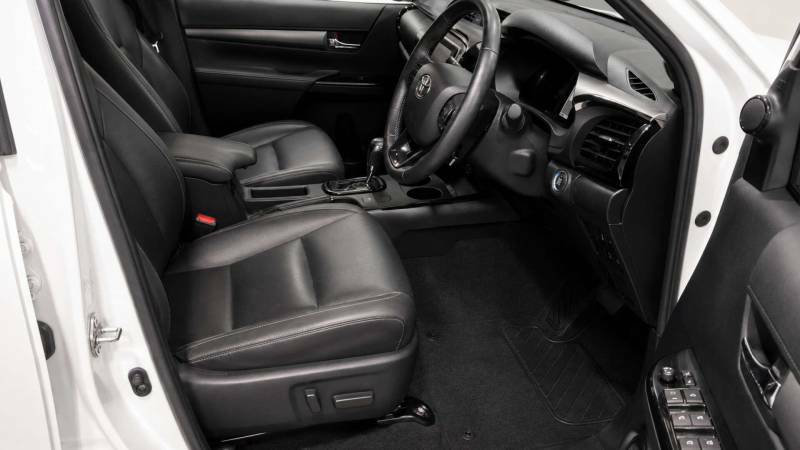 Toyota HILUX 2.8 Hi-luxury Invincible X D-4d 4Wd Double Cab Aut White #5