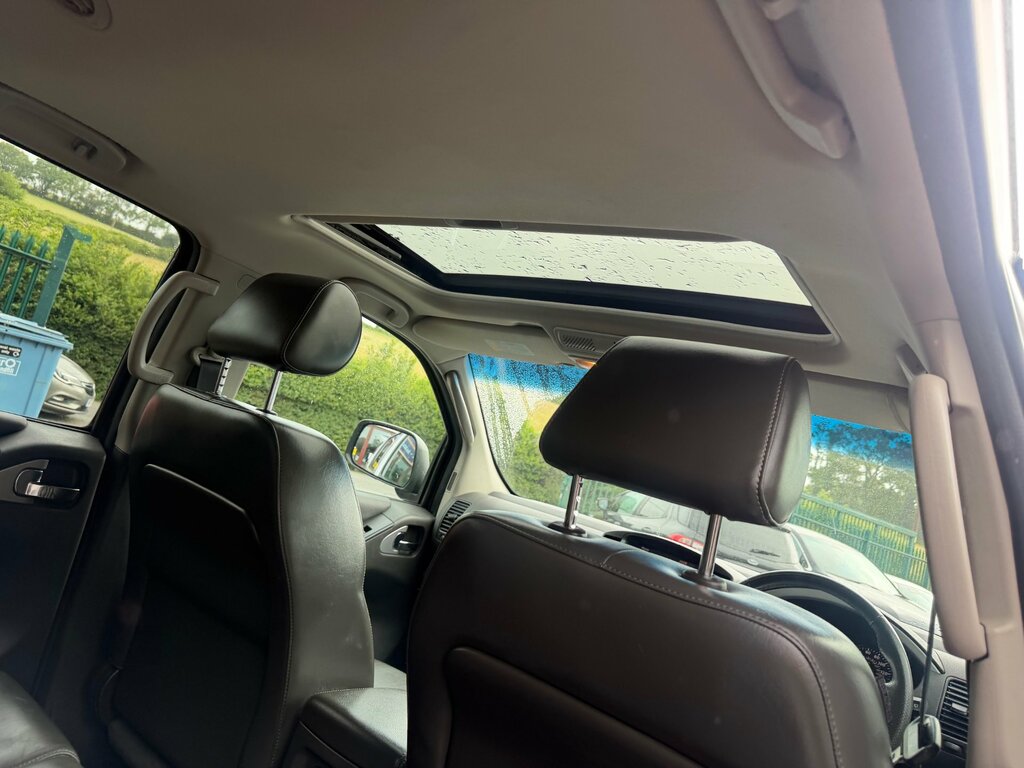 Nissan Pathfinder 2.5 Dci Tekna Silver #25
