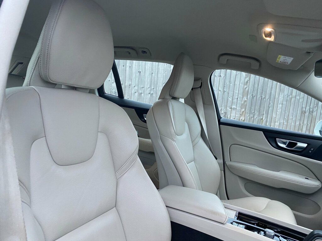 Volvo V60 2L Momentum Plus Grey #33