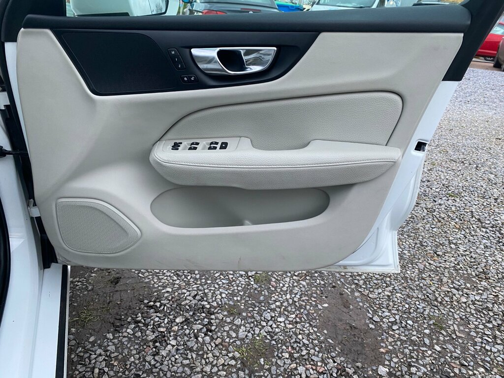 Volvo V60 2L Momentum Plus Grey #29