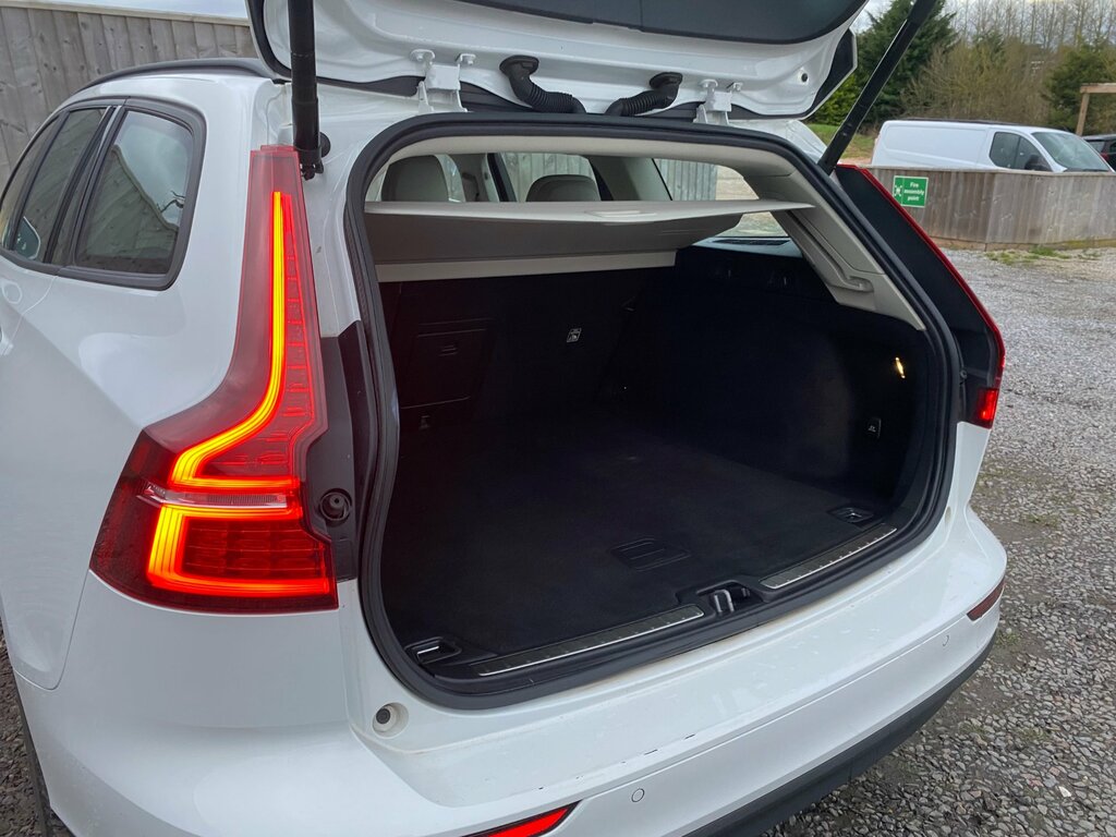 Volvo V60 2L Momentum Plus Grey #9
