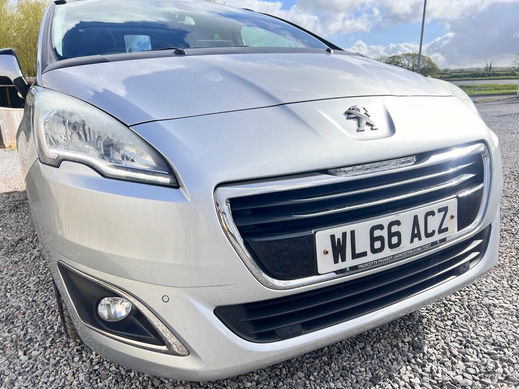 Peugeot 5008 Puretech Ss Allure Grey #9