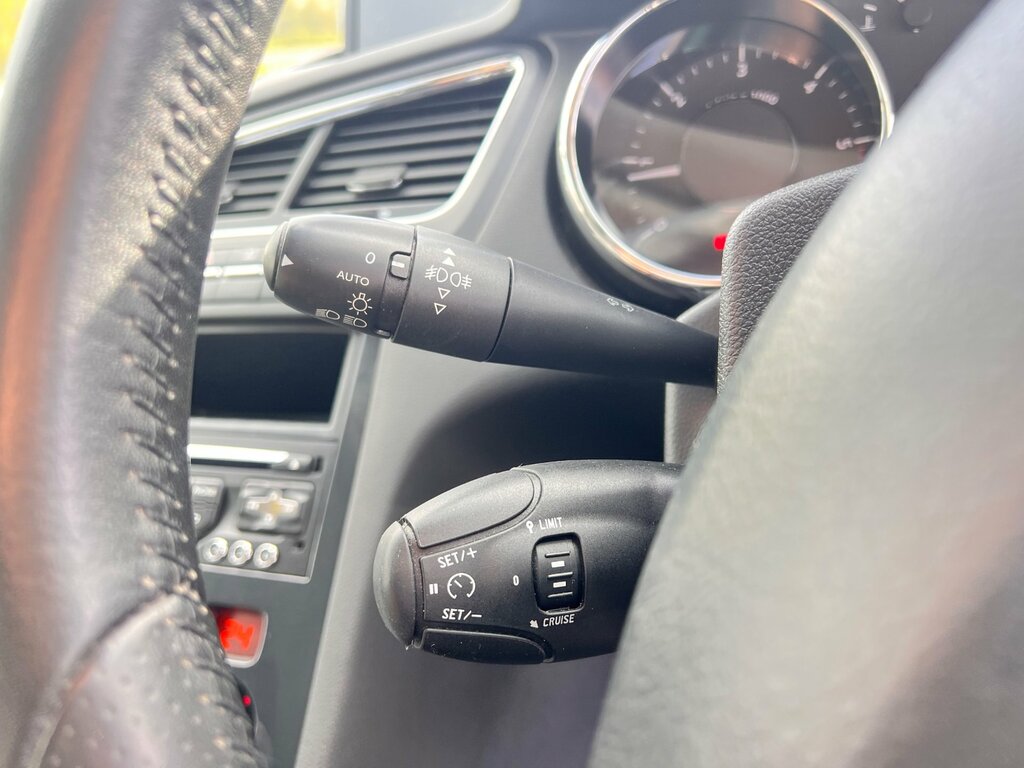 Peugeot 5008 Puretech Ss Allure Grey #26