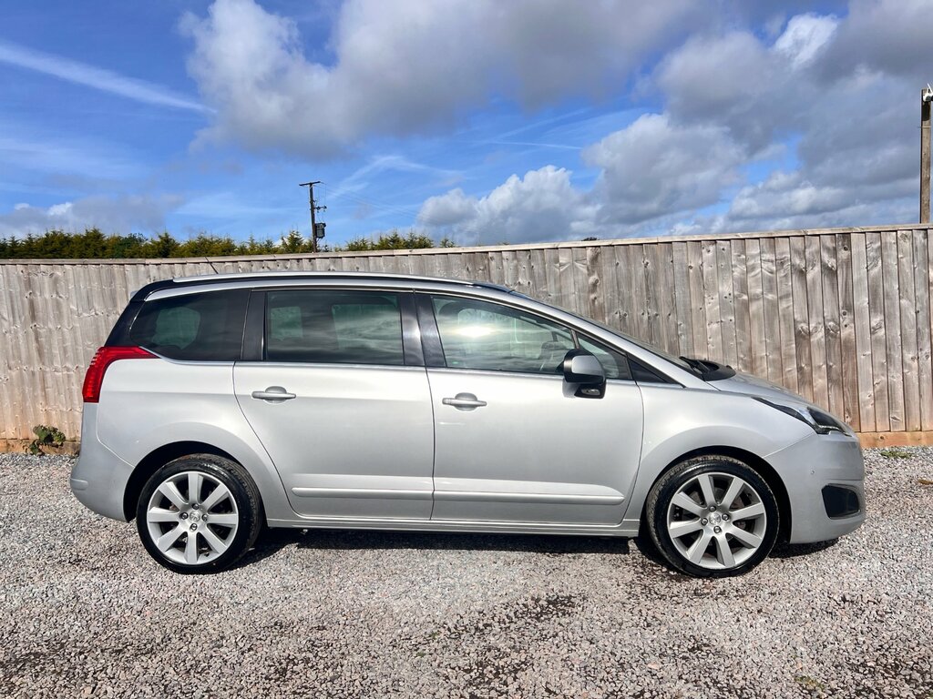 Peugeot 5008 Puretech Ss Allure Grey #4