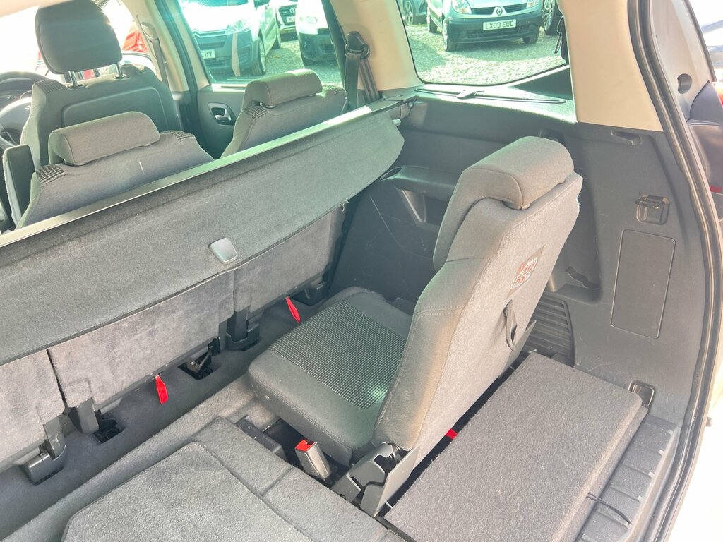 Peugeot 5008 Puretech Ss Allure Grey #16