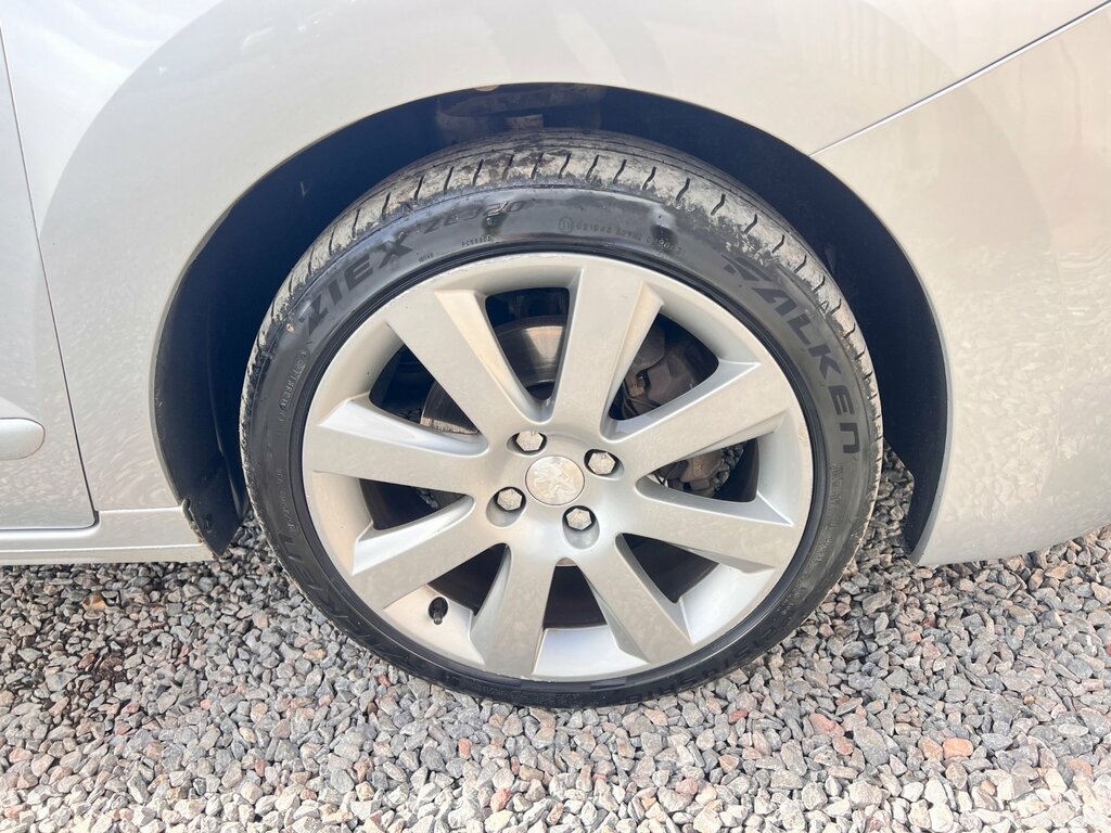 Peugeot 5008 Puretech Ss Allure Grey #10
