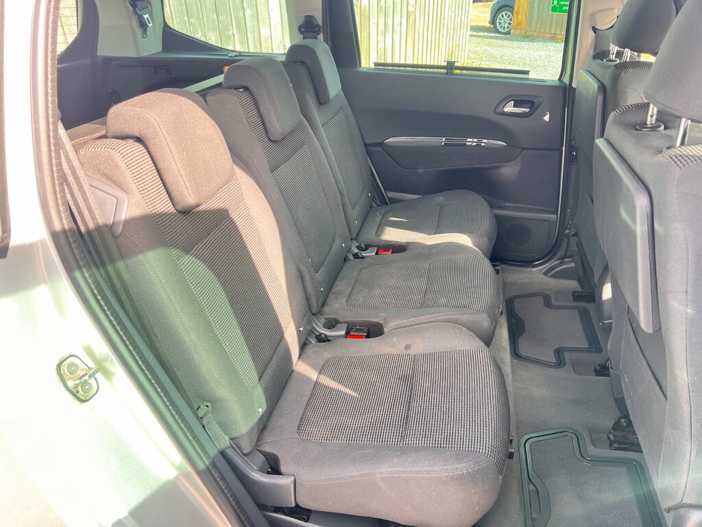 Peugeot 5008 Puretech Ss Allure Grey #32