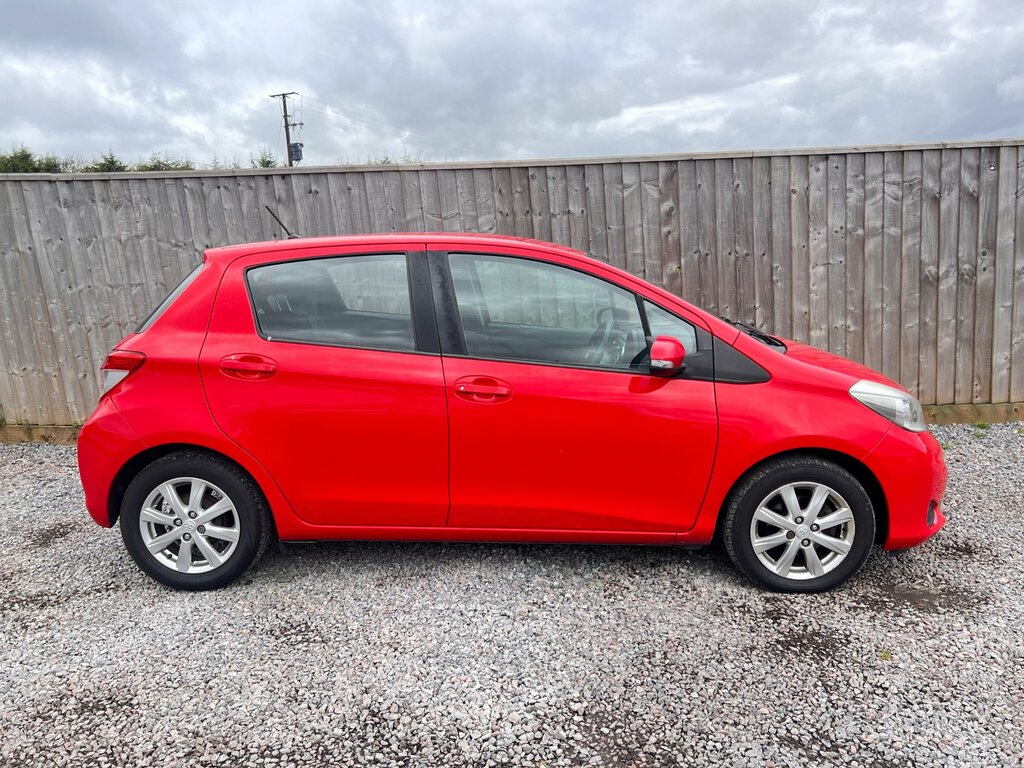 Toyota Yaris 1.33 Dual Vvt-i Tr Hatchback Eur CK13MME Red #4