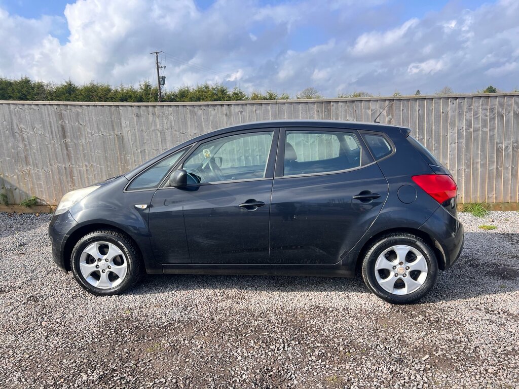 Kia Venga 1.4 2 Mpv Euro 5 89 Bhp Black #4