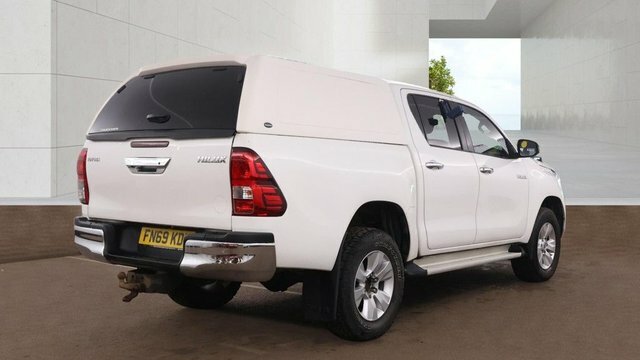Toyota HILUX D-4d Icon Pickup Double White #4
