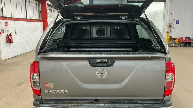 Nissan Navara Dci Tekna Shr Dcb White #9
