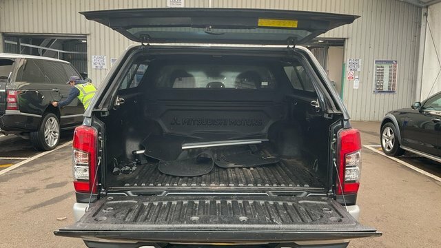 Mitsubishi L200 Double Cab Di-d 178 Barbarian 4Wd Black #7