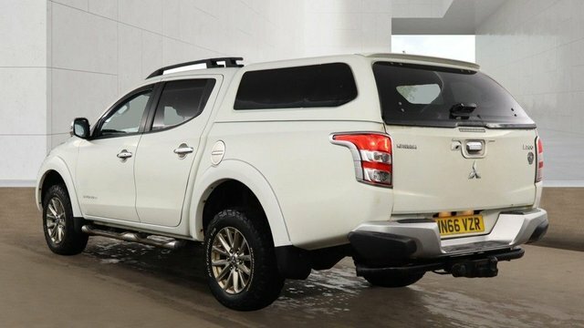Mitsubishi L200 Di-d Dc Barbarian Pickup White #3