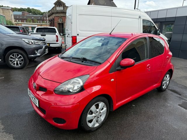Toyota Aygo Vvt-i Go Hatchback Red #2
