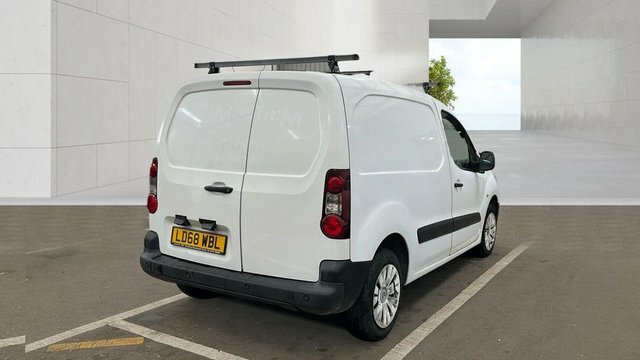 Citroen Berlingo Bluehdi 850 Enterprise Panel White #4