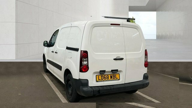 Citroen Berlingo Bluehdi 850 Enterprise Panel White #3