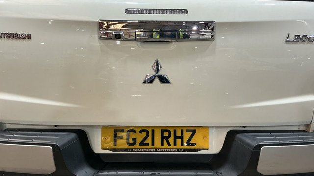 Mitsubishi L200 Double Cab Di-d 150 Trojan 4Wd White #9