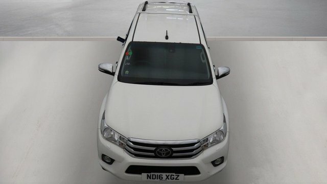 Toyota HILUX D-4d Icon Pickup Double White #6