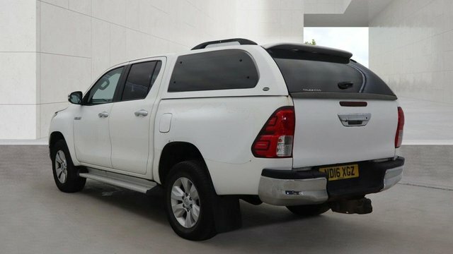 Toyota HILUX D-4d Icon Pickup Double White #2