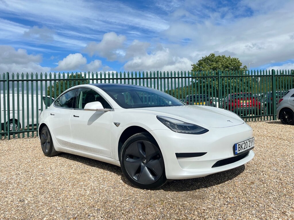Tesla Model 3 Standard Range Plus Saloon Rwd White