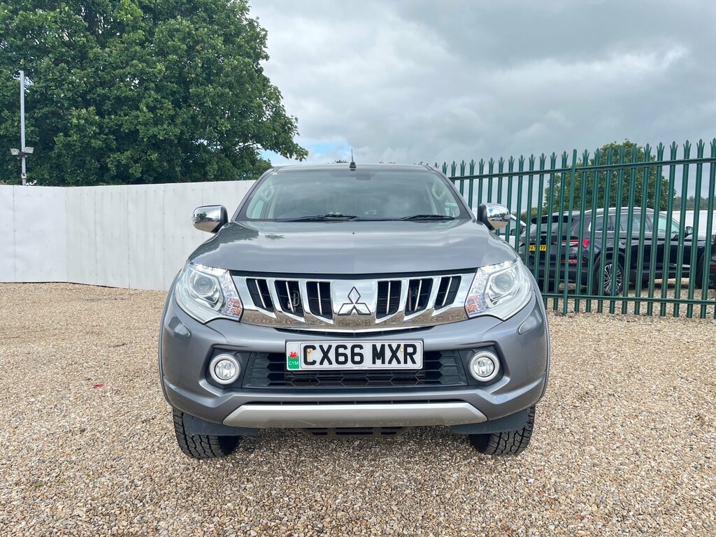 Mitsubishi L200 2.4 Di-d Dc Warrior Pickup Double Cab M Grey #3