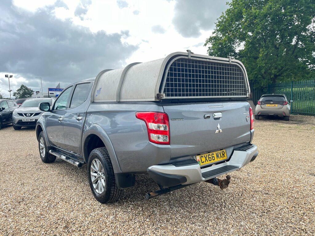 Mitsubishi L200 2.4 Di-d Dc Warrior Pickup Double Cab M Grey #6