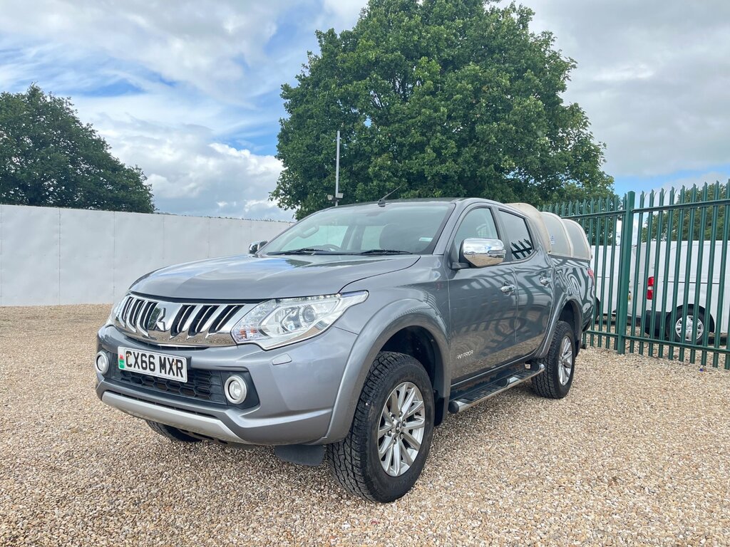 Mitsubishi L200 2.4 Di-d Dc Warrior Pickup Double Cab M Grey #4