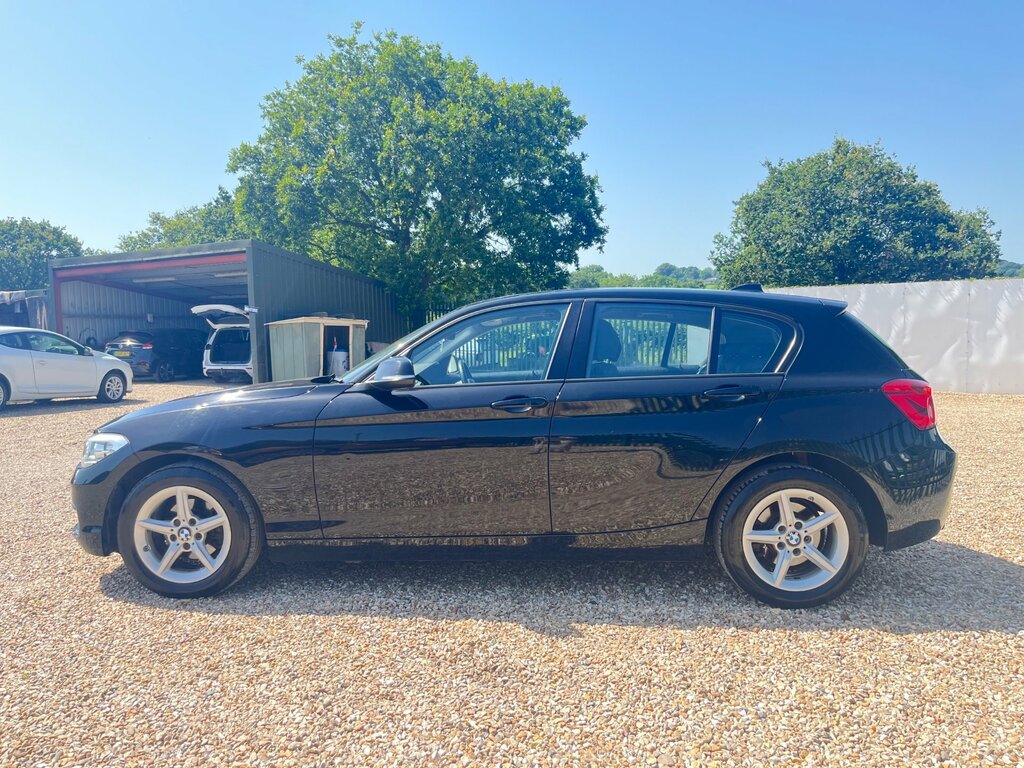 BMW 1 Series 1.5 118I Se Hatchback Euro 6 Ss PE67AVM Black #4