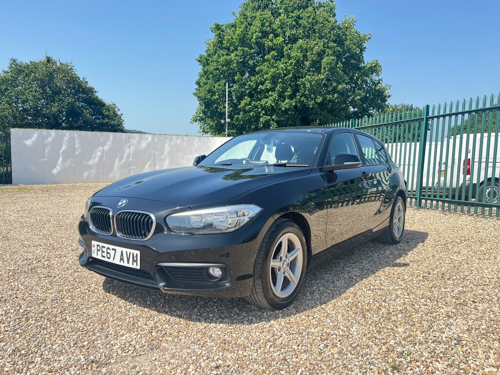 BMW 1 Series 1.5 118I Se Hatchback Euro 6 Ss PE67AVM Black #3