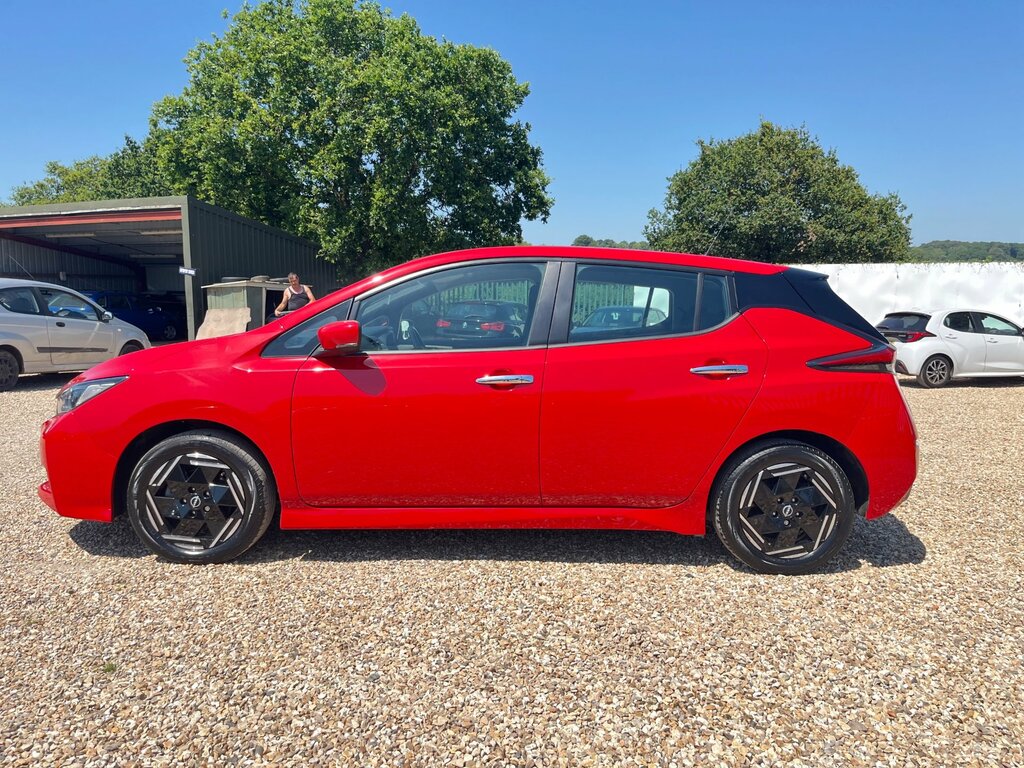 Nissan Leaf 39Kwh Acenta Hatchback 150 Ps Red #5