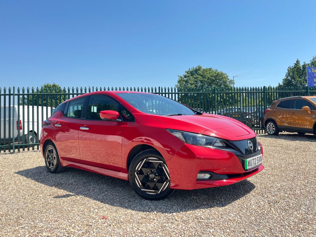 Nissan Leaf 39Kwh Acenta Hatchback 150 Ps Red #2