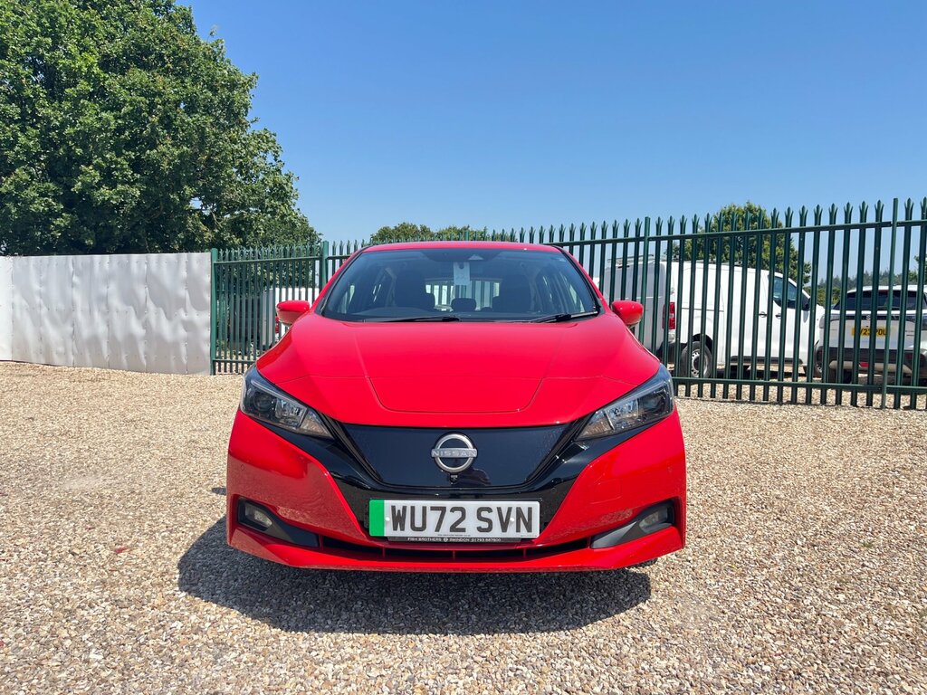 Nissan Leaf 39Kwh Acenta Hatchback 150 Ps Red #3