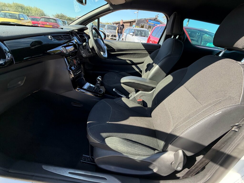 Citroen DS3 1.2 Puretech Dstyle Plus Euro 6 Ss White #11