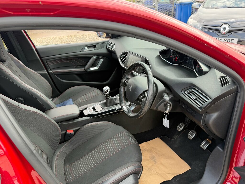 Peugeot 308 1.6 Bluehdi Gt Line Hatchback Eu Red #3