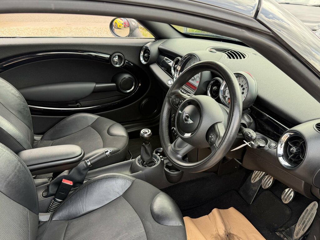 Mini Coupe John Cooper Works Red #2