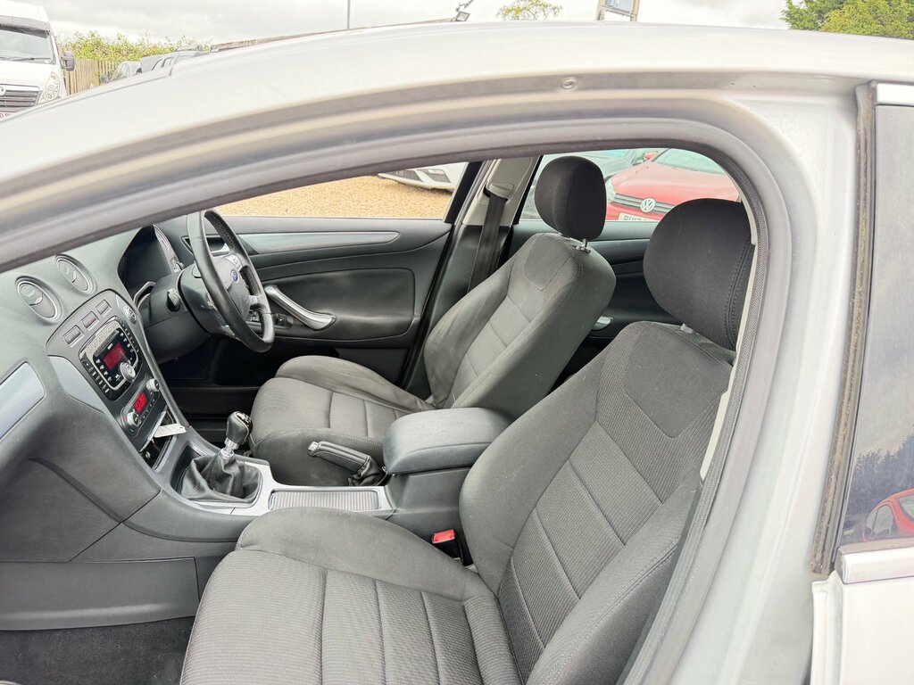 Ford Mondeo 2.0L Titanium Tdci 138 Bhp Black #12