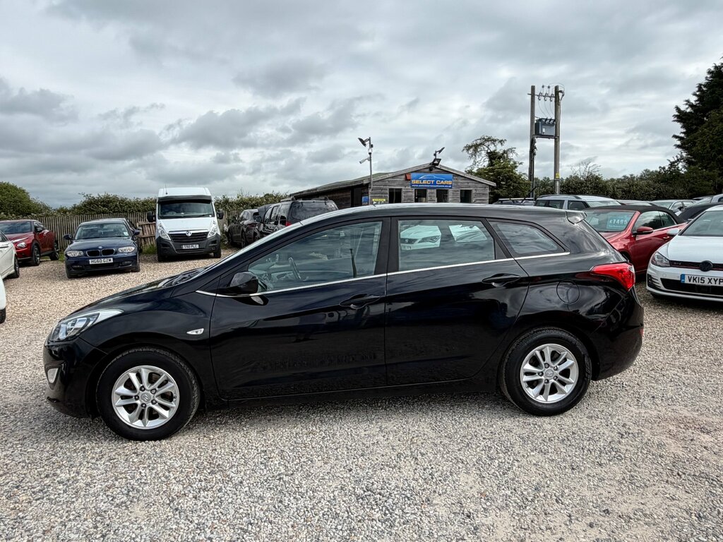 Hyundai I30 1.6 Crdi Blue Drive Se Tourer Eu Black #6